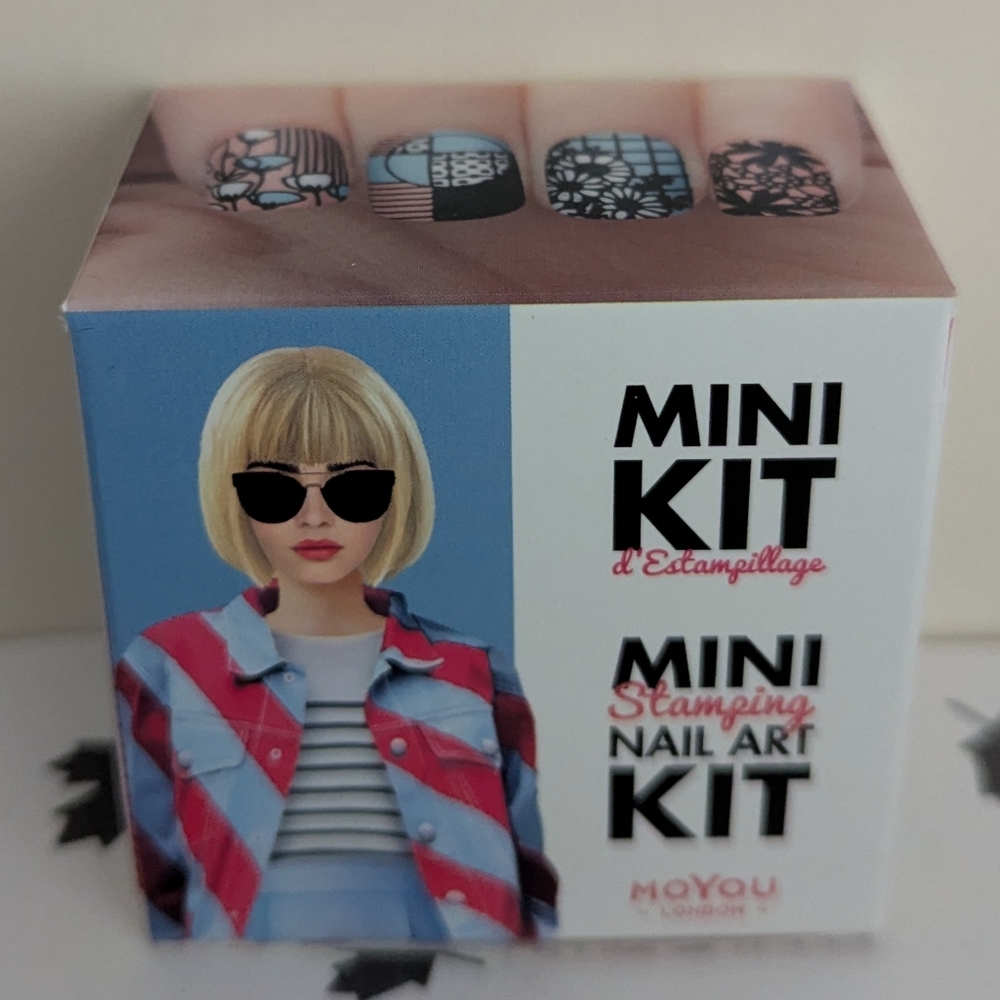 Moyou Mini Stamping Nail Art Kit - Trend Hunter